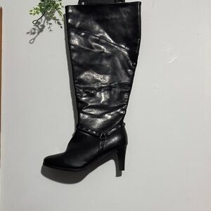 Cloudwalkers Sleek Black Heeled Boots